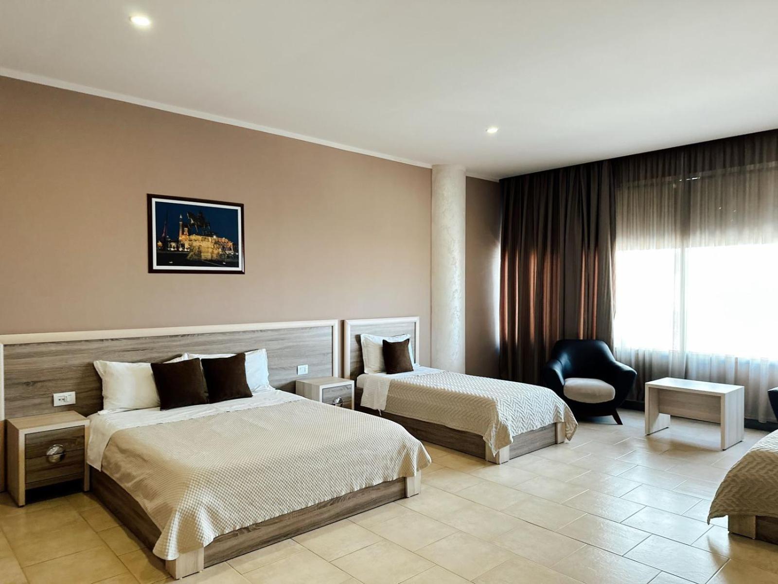 Hotel Terminal Tirana Exterior photo